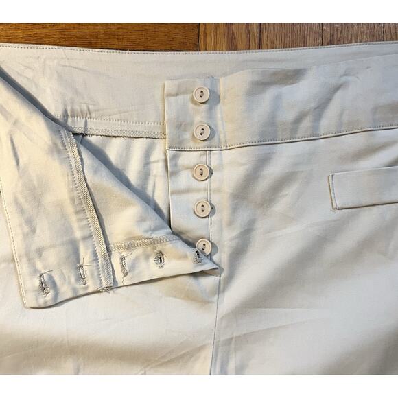 Ashley Stewart Capri Crop Pants 5X Beige Button Fly Lightweight Comfort Shorts - Picture 2 of 7